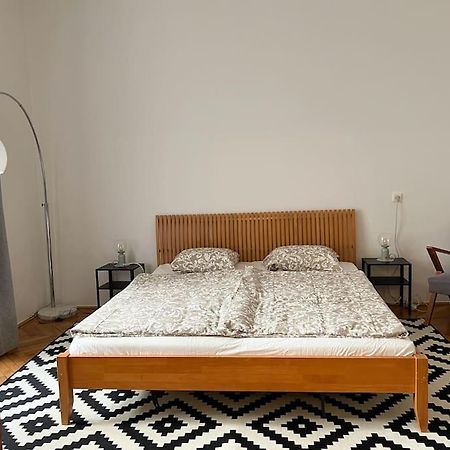 Authentic Buda Home Budapeste Exterior foto